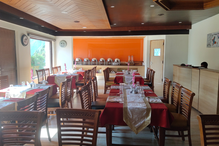 Lazzez Restaurant Himgiri Resorts N Spa